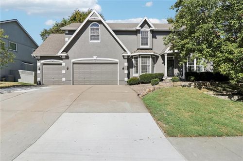 800 Cottonwood Drive, Lansing, KS, 66043 | Card Image