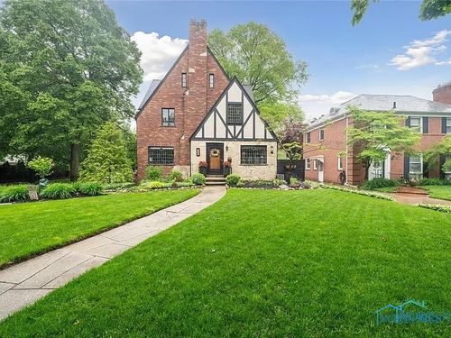 2256 Barrington Dr, Toledo, OH, 43606-3149 | Card Image