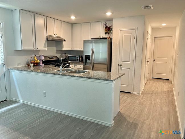 5930 Antonio Pl, House other with 3 bedrooms, 3 bathrooms and null parking in Seguin TX | Image 4