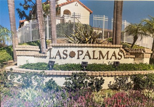 23301 La Crescenta, Mission Viejo, CA, 92691 | Card Image
