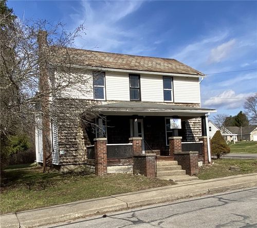 302 W Cooper St, Slippery Rock, PA, 16057-1506 | Card Image