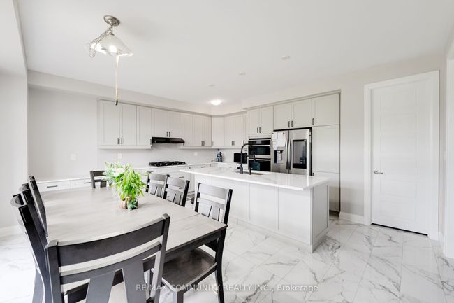 1476 Mockingbird Sq, House other with 4 bedrooms, 5 bathrooms and 2 parking in Pickering ON | Image 11