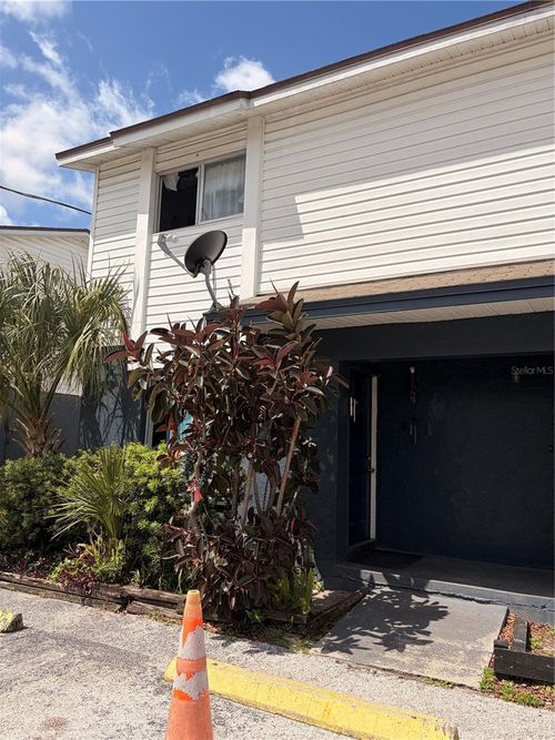 13050 Londondary Pl, TAMPA, FL, 33612-4573 | Card Image