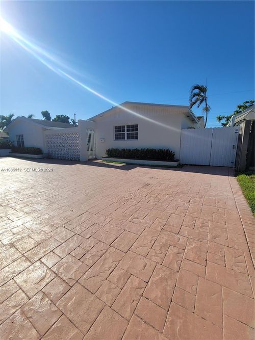 12305 Sw 42nd St, Miami, FL, 33175-3057 | Card Image