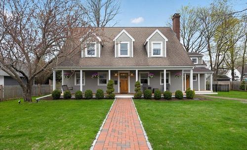 18 Crowes Ln, Hingham, MA, 02043-4613 | Card Image