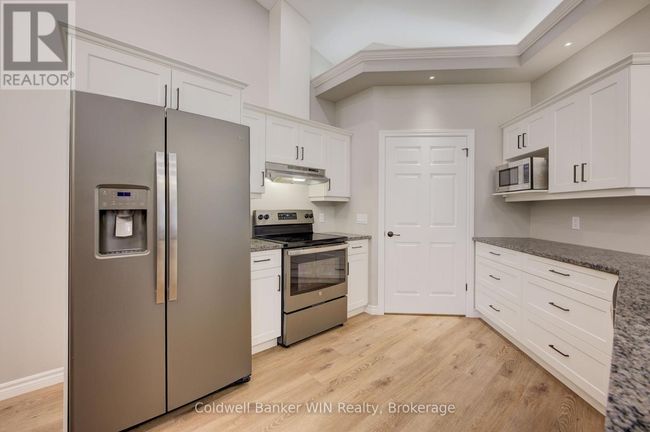 103 Broomers Crescent, Townhouse with 2 bedrooms, 2 bathrooms and 3 parking in Wellington North (Mount Forest) ON | Image 19