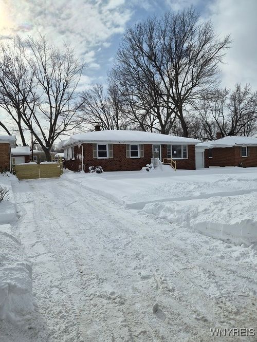 79 Willowcrest Dr, West Seneca, NY, 14224-4735 | Card Image