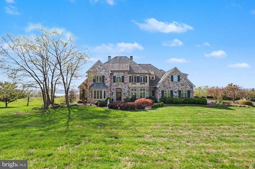 2020 Knights View Rd, WRIGHTSVILLE, PA, 17368-9229 | Card Image