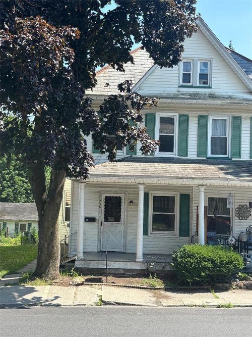 736 George St, Pen Argyl, PA, 18072-1716 | Card Image
