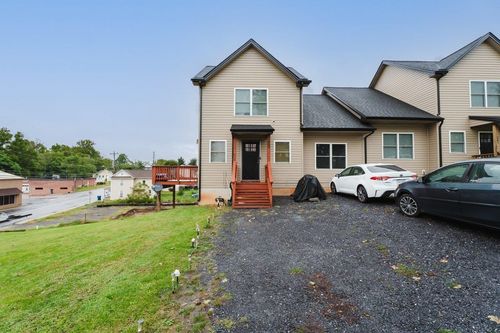243 Community Cir, TIMBERVILLE, VA, 22853-9601 | Card Image
