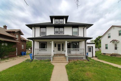 811 G Ave, Grundy Center, IA, 50638-1360 | Card Image