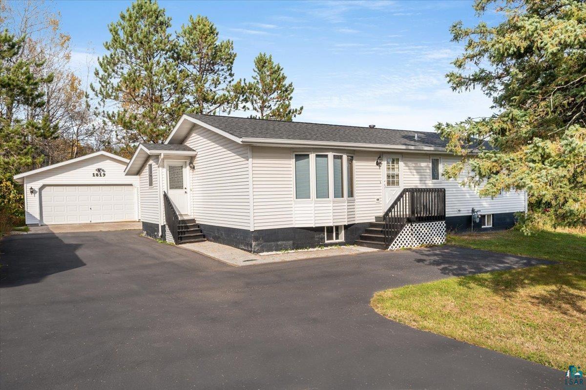 Anderson Rd, Duluth, MN 55811