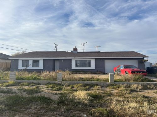 8525 Great Circle Dr, California City, CA, 93505-3239 | Card Image