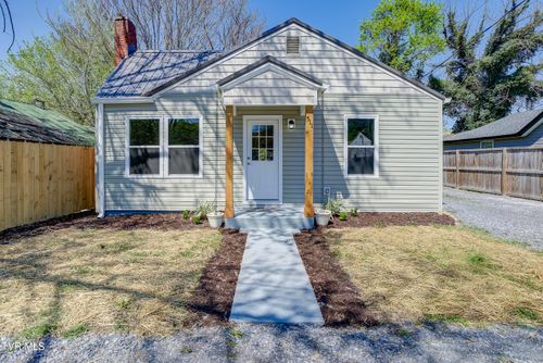 511 Coffee St, Erwin, TN, 37650-2105 | Card Image