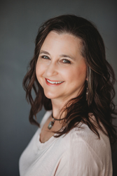 Paula Hobbs