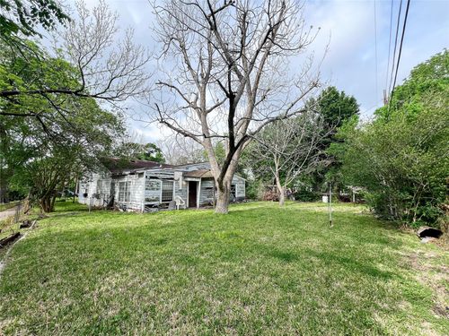 5863 Southgood St, Houston, TX, 77033-1930 | Card Image