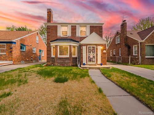 5936 Hillcrest St, Detroit, MI, 48236-2108 | Card Image