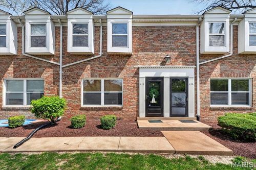 414 S Geyer Rd, Kirkwood, MO, 63122-4152 | Card Image