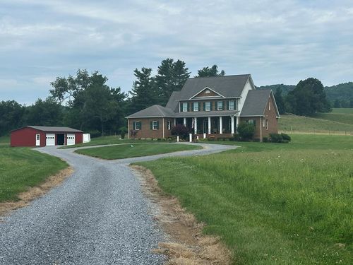 32029 Hillman Hwy, Glade Spring, VA, 24340-5005 | Card Image