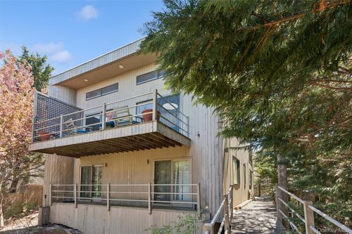 287 Bay Walk, Sayville, NY, 11782 | Card Image