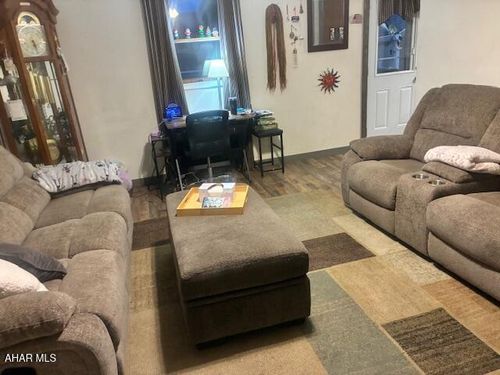 413 S Dartmouth Ln, Altoona, PA, 16602-7303 | Card Image