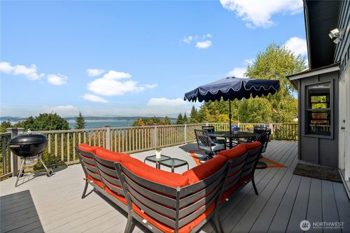 780 Greenoch Loop, Oak Harbor, WA, 98277-9435 | Card Image
