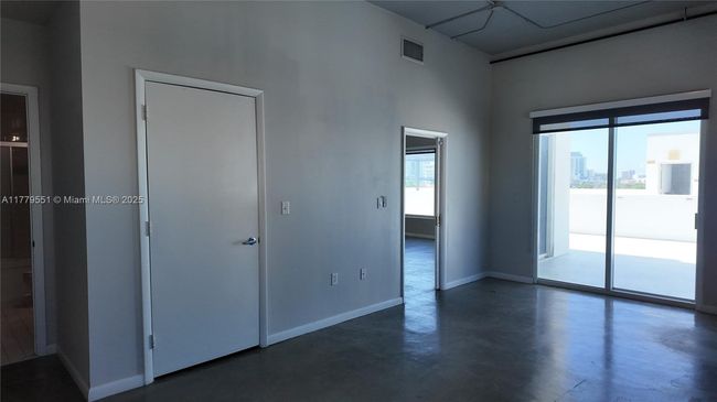 APT-610 - 10 Sw South River Dr, Condo with 2 bedrooms, 2 bathrooms and null parking in Miami FL | Image 21