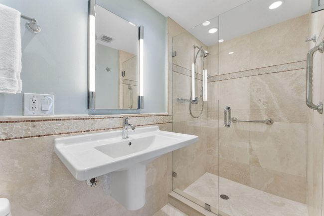 APT-301 - 1225 S Ocean Blvd, Condo with 2 bedrooms, 2 bathrooms and null parking in Delray Beach FL | Image 21