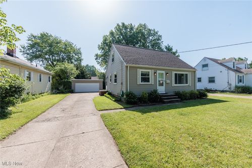 5551 Decker Rd, North Olmsted, OH, 44070-4233 | Card Image