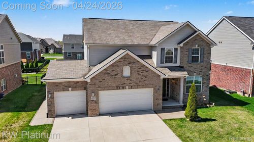 55321 Demaret Dr, Macomb, MI, 48042-1236 | Card Image