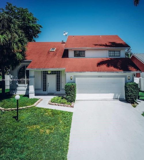 203 Se 8th St, Dania Beach, FL, 33004-4441 | Card Image