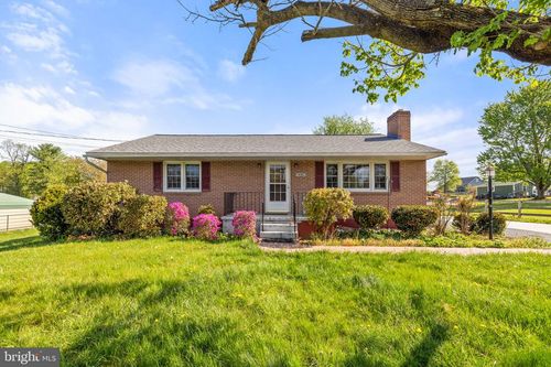 14983 Charles Town Rd, CHARLES TOWN, WV, 25414-5209 | Card Image