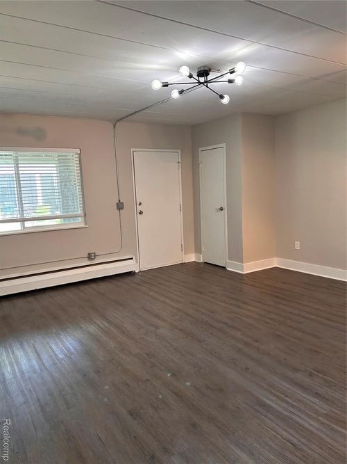 unit-113-1050 N Adams Rd, Birmingham, MI, 48009-5673 | Card Image