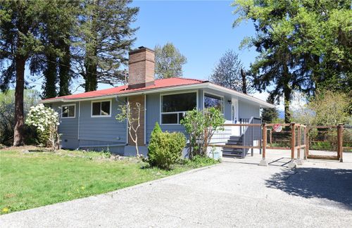 8106 382nd Avenue Se, Snoqualmie, WA, 98065 | Card Image