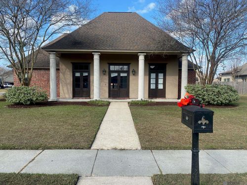 19203 Chardonnay Ave, Baton Rouge, LA, 70817-7670 | Card Image