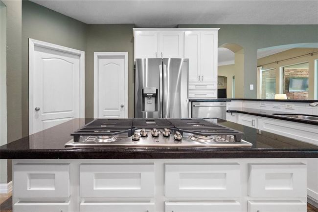 9519 Woodcliff Lake Dr, House other with 5 bedrooms, 5 bathrooms and 4 parking in Spring TX | Image 13