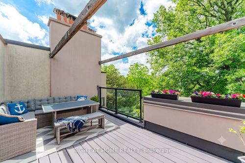 8-24 Reid Dr, Mississauga, ON, L5M2A6 | Card Image