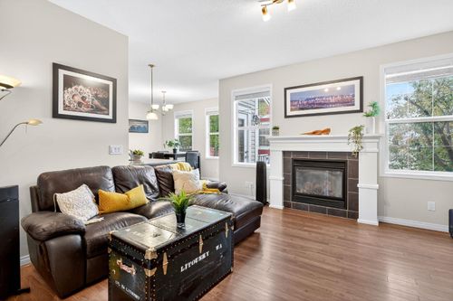 {{alt}} | Card Image