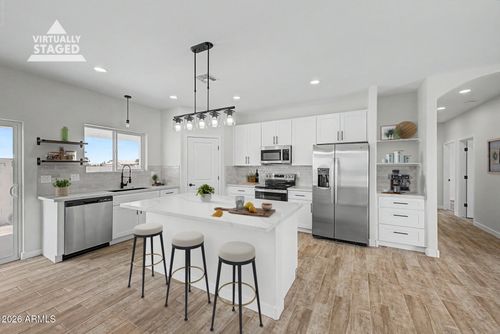 13642 S Del Rio Rd, Arizona City, AZ, 85123-8431 | Card Image