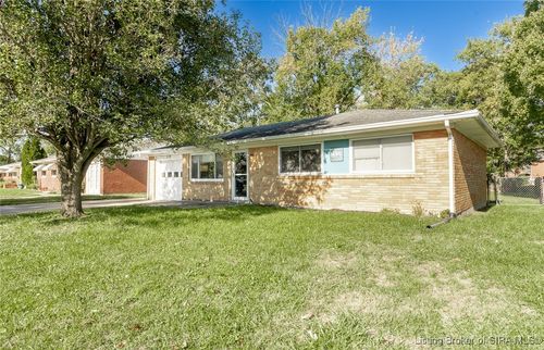 927 Silverwood Dr, Clarksville, IN, 47129-1115 | Card Image