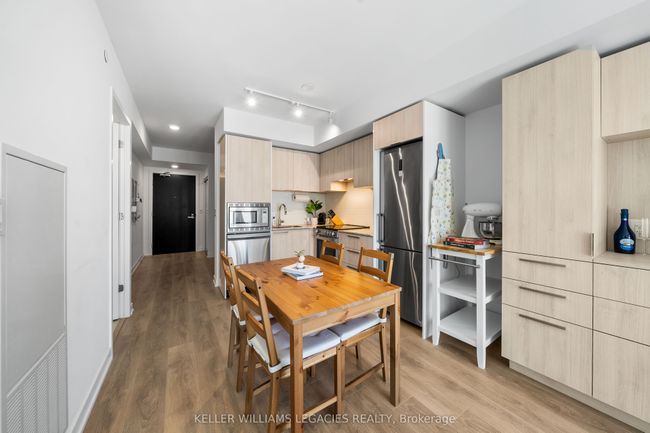 1211 - 501 Yonge St, Condo with 2 bedrooms, 1 bathrooms and null parking in Toronto ON | Image 7