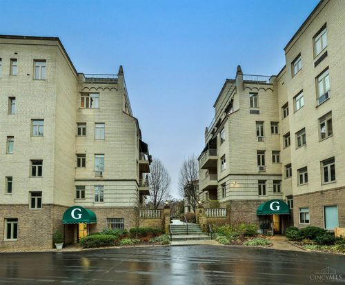 2376 Madison Ln, Cincinnati, OH, 45208 | Card Image