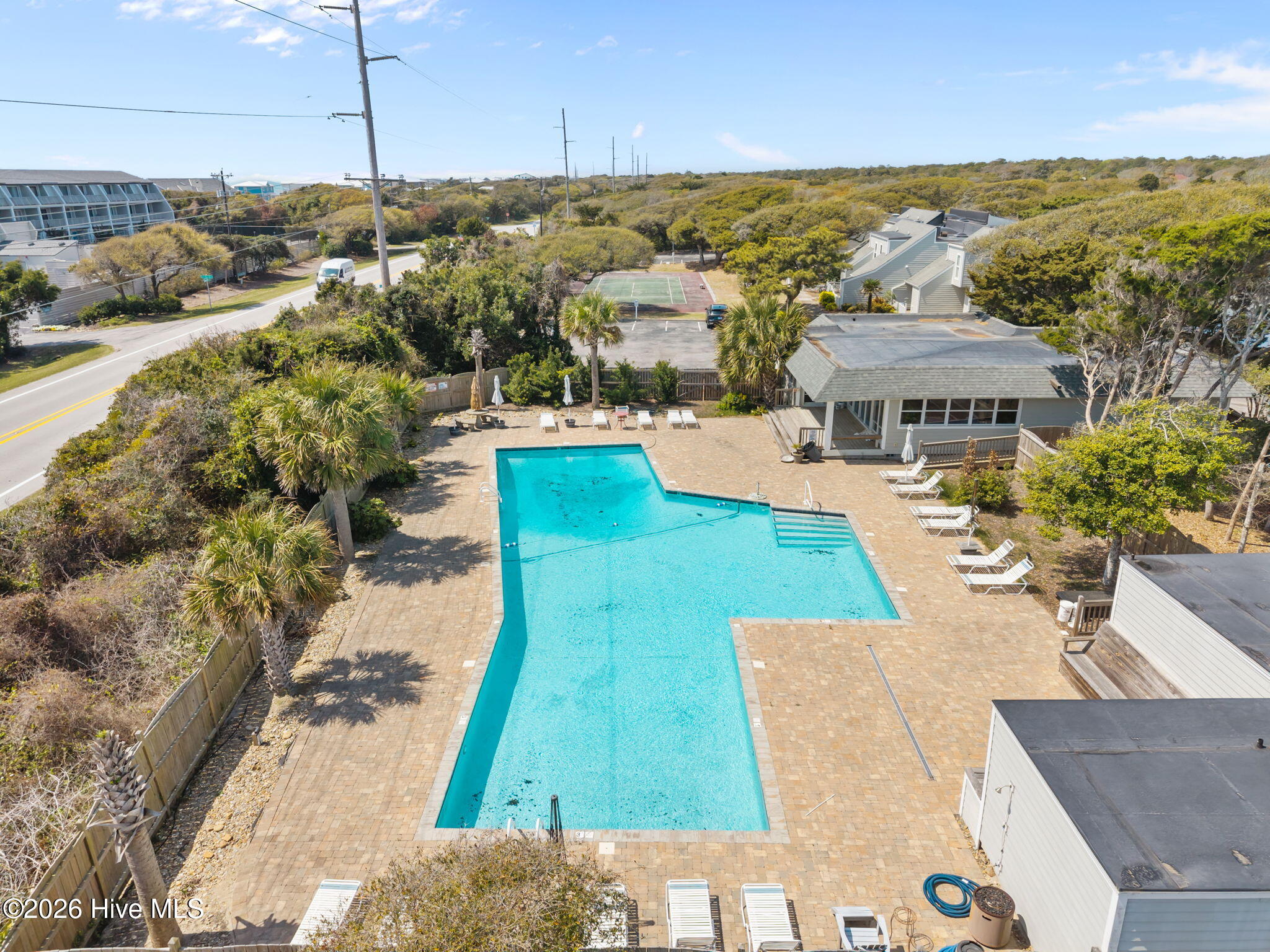 Residential in Pine Knoll Shores 5