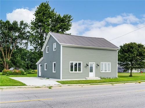 140 Winstanley St, Monkton, ON, N0K1P0 | Card Image