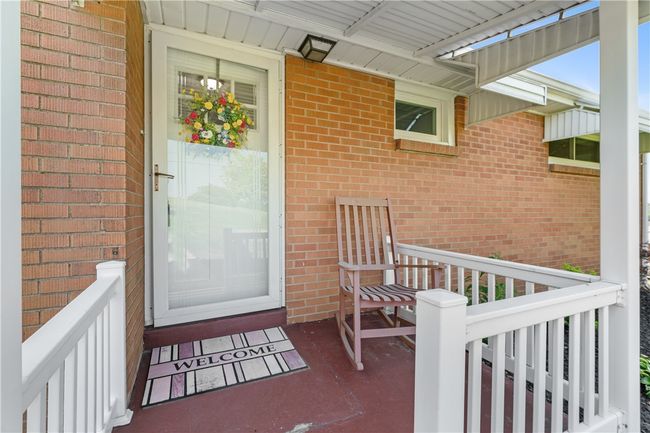 160 Sonnie Dr, House other with 3 bedrooms, 2 bathrooms and 6 parking in Crabtree PA | Image 5