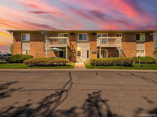 5-125 E Van Riper Road, Fowlerville Village, MI, 48836 | Card Image