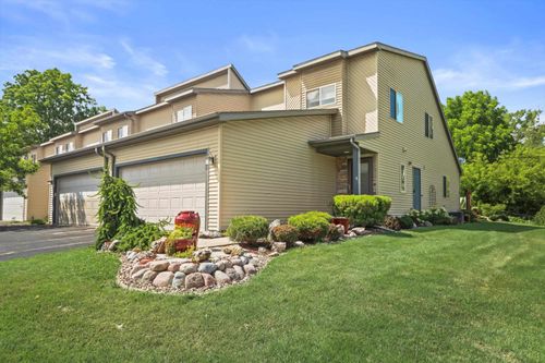 541 Knightsbridge Rd, Waunakee, WI, 53597-1814 | Card Image