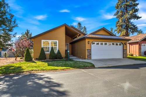 1009 W Yapoah Crater Drive, Sisters, OR, 97759 | Card Image