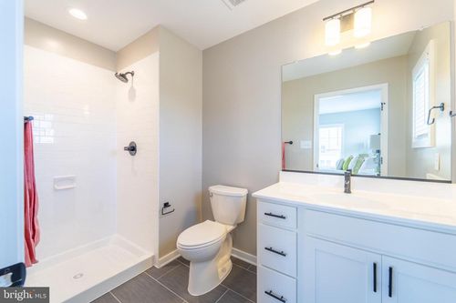 456a-456 Woodcrest Dr Se, WASHINGTON, DC, 20032-5483 | Card Image