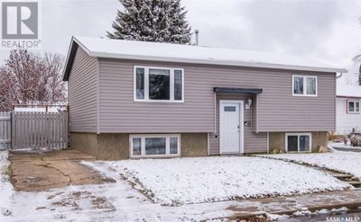 56 Kemp Cres, House other with 3 bedrooms, 2 bathrooms and null parking in Prince Albert SK | Image 1